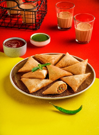 Goeld Vegetable served along with chai and green chutney